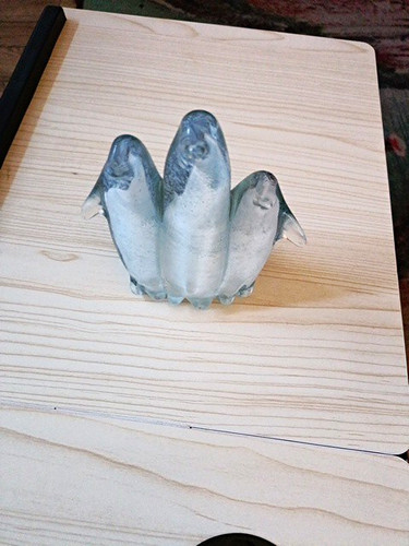 Clear blue glass penguin - clear,