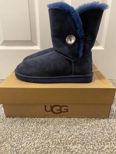 Ugg - ,