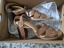 Brown beige block heel sandal shoes by Kaleidoscope size 6