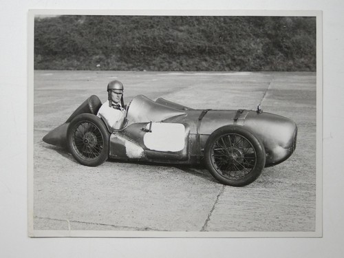 Racing driver open wheel - open,