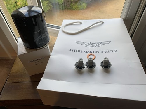 Aston martin vantage - aston,
