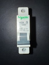 B6 Schneider Electric DOM06B6