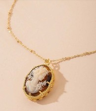 Lady’s Head Oval Cameo