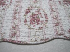 Quilted Bedspread White with Pink Floral Rose Garden Patter Shabby Chic Vintage