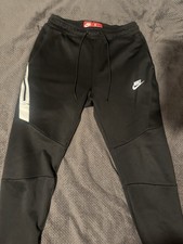 Nike Men's Tech Fleece Joggers Size Small, Old Season, C1026 Black And White