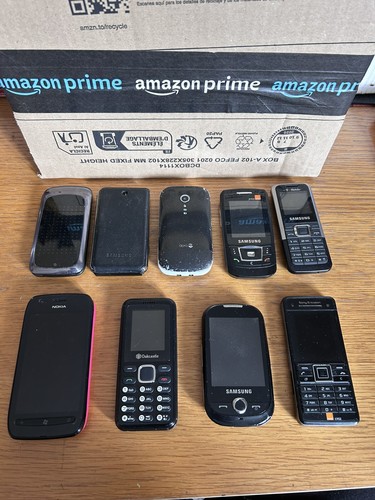 Old mobile phones bundle - 9x,