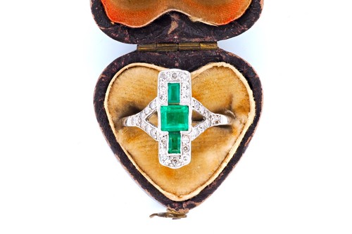 Art deco emerald and diamond - deco,