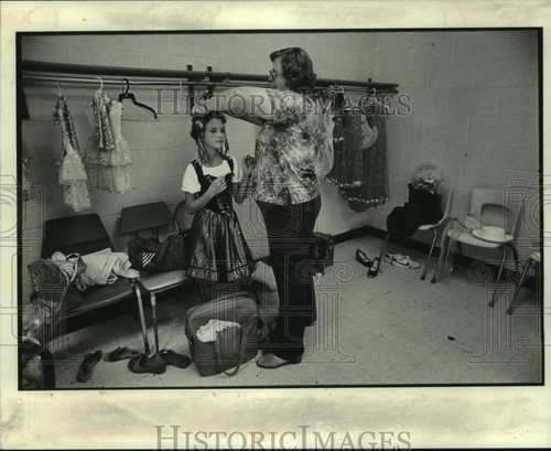 1982 press photo bernard - press,