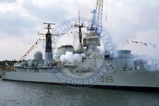 HMS MANCHESTER (D95) Gun