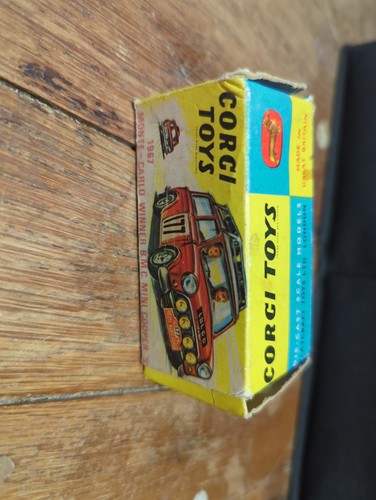 Corgi toys 339 - corgi, monte