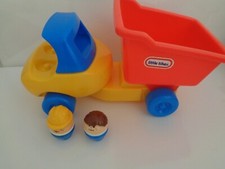 Little Tikes Tipper / Dumper Truck Lorry Vehicle & 2 x Figures