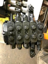 JCB TLT 4 SPOOL VALVE BLOCK P/N 400/F5048  (e7)
