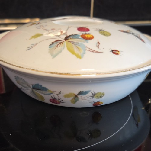 Royal worcester strawberry - royal,