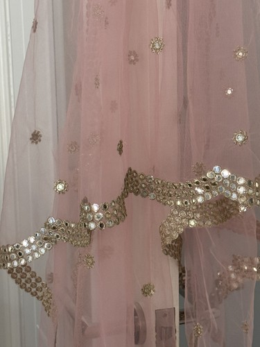Scallop edge dupatta chunni - edge,