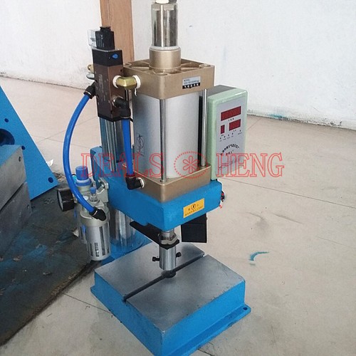 Pneumatic press machine - , small