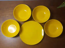 Vintage Yellow Melaware inc. 4
