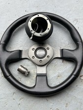 MOMO STEERING WHEEL & BOSS VOLKSWAGEN GOLF GTI MK1