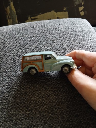 Lledo model morris woody - morris,