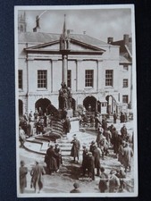 Isle of Wight NEWPORT Victoria Monument MARKET DAY c1920s RP Postcard