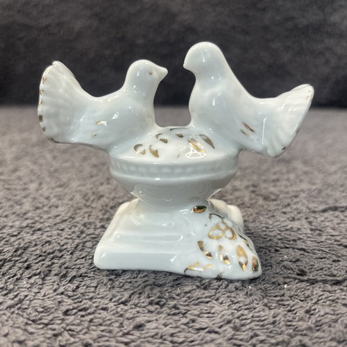 Porcelain doves on bird - porcelain, x