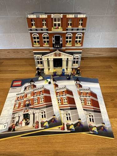 Lego town hall modular - lego,