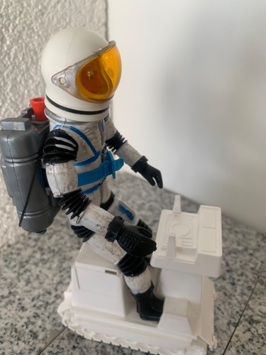 Major matt mason with space - major,