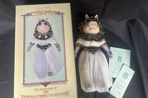 Miss piggy cleopigtra - miss, famous