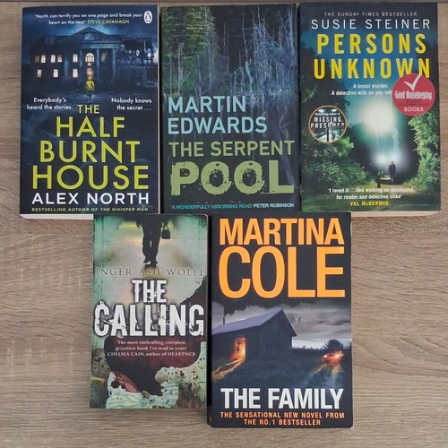 Crime thriller paperback - &,