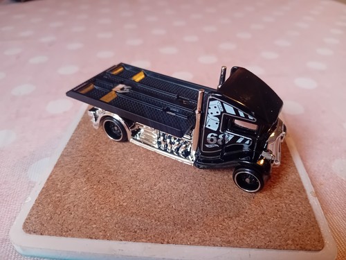 Hot wheels flat bed hauler - wheels,