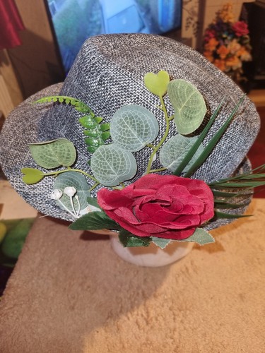 Ladies hat for - hat, mother