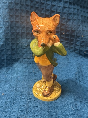 Beswick round with foxy - a,