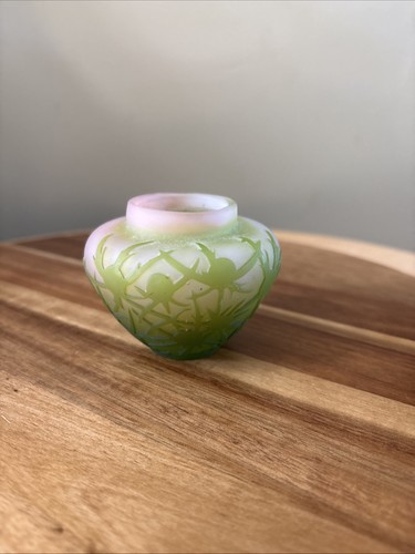 Petite emile galle cameo vase - galle,