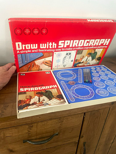 Spirograph boxed pattern - spirograph,