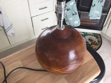Vintage. Round Wooden Base Table Lamp