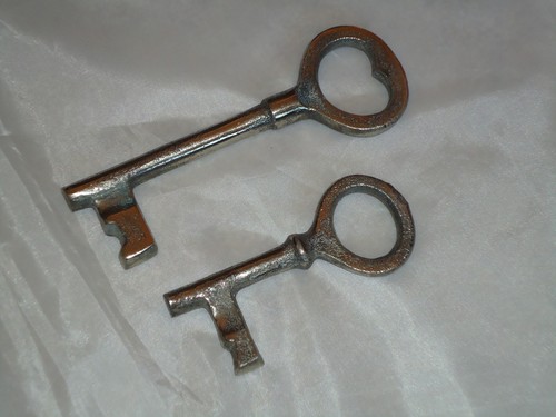 Large keys metal - 2, old