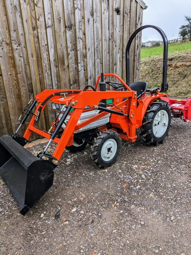 Kubota compact tractor - kubota, loader