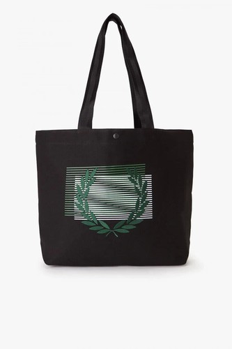 Bnwt fred perry glitch graphic - bnwt,