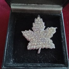 Vintage Jewellery Clear Glass Rhinestone Maple Leaf BROOCH