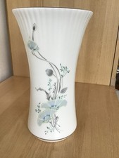 BEAUTIFUL LARGE CHINA ROYAL DOULTON MOONFLOWER DESIGN VASE