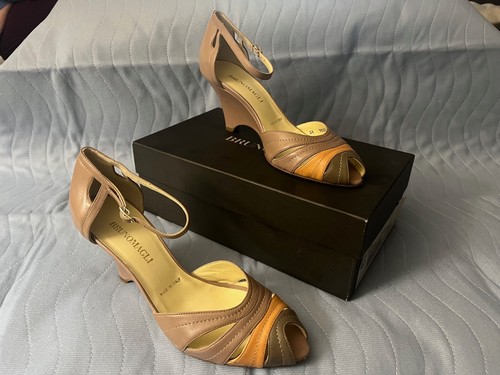 Nib vintage bruno magli open - vintage,