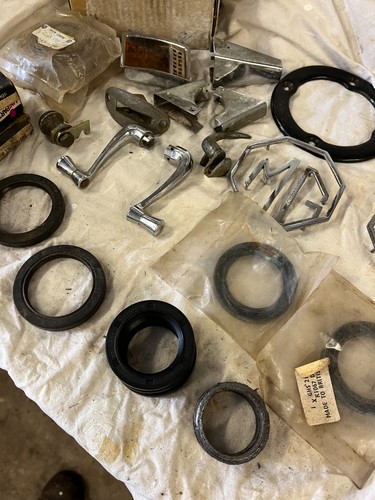 Mga classic car parts job - job, lot