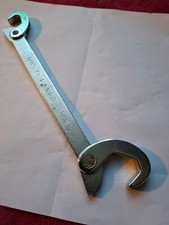 Adjustable Hook