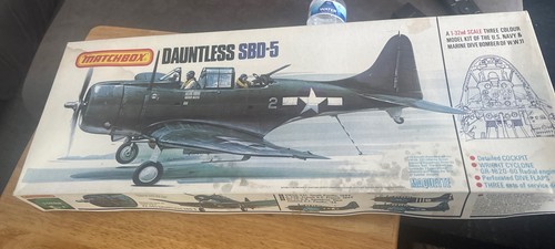 Matchbox douglas dauntless - matchbox,
