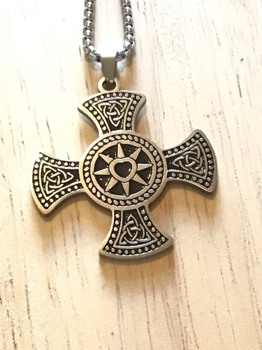 Stainless steel celtic knot - stainless,