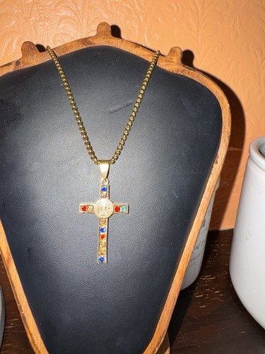 Vintage gold tone saint - vintage,
