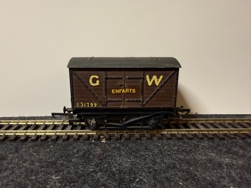 Triang ventilated van gwr - van,