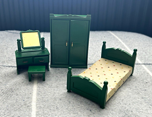 Vintage epoch dolls - dolls, house