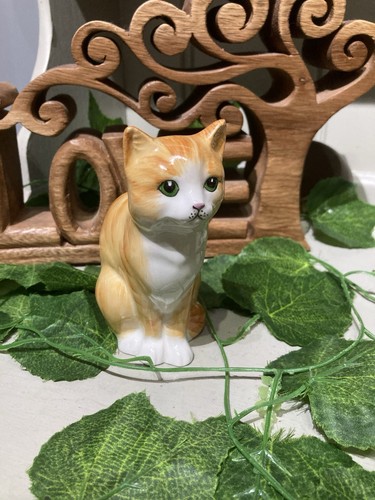 Just cats friends ginger - &,