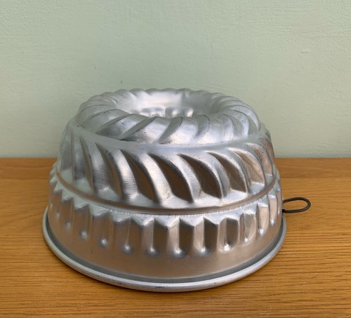 Vintage aluminium bundt cake - vintage,