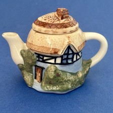 Vintage antique style TEAPOT ye olde  English house, cottage decorative SMALL 